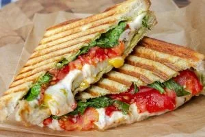 Sebzeli Karışık Tost